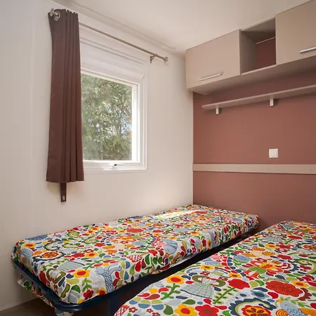Mobil-Home De Paulette, T4 Climatise, Avec Piscine * Saint-Nazaire (Pyrenees-Orientales)
